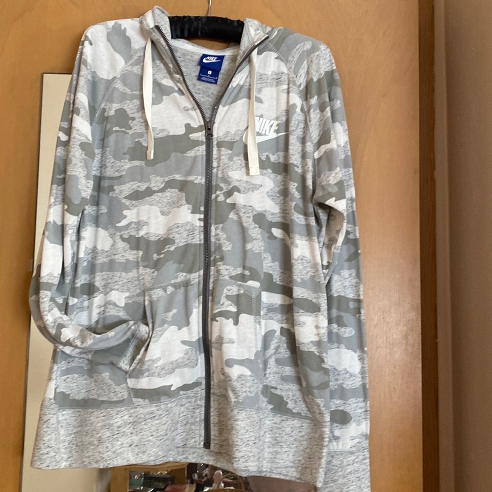 Nike hoodie with zipper size L - Picture 1 of 4